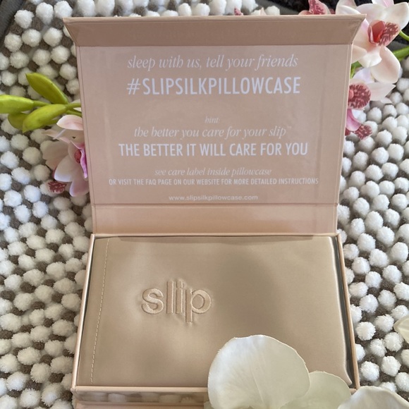 Slip Pure Silk Pillowcase - Picture 5 of 9